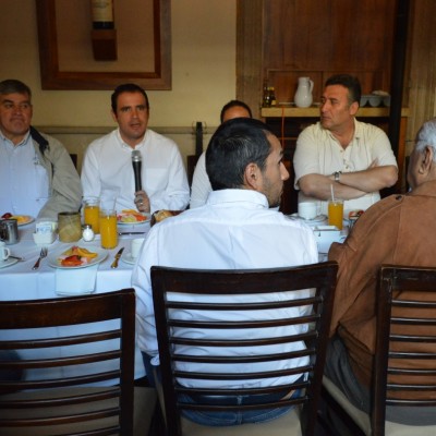 Javier Azuara se reunió con integrantes del Colegio de Ingenieros Civiles