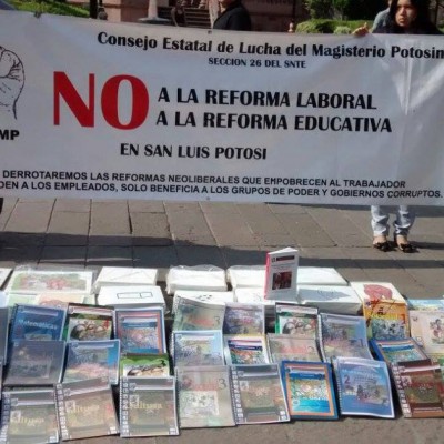  Presentan libros de texto alternativos