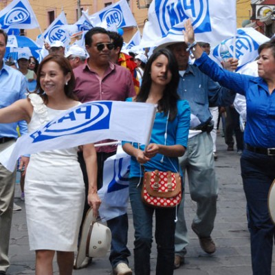  El PAN utiliza a Alondra en campaña; pagará su fiesta