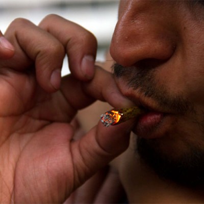  Quemaban a sus hijos con cigarrillos