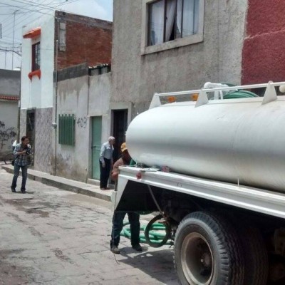  Por obras en Eje Vial dejan sin agua a vecinos