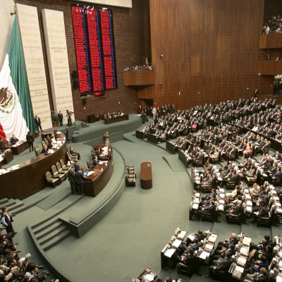  88 “clanes” familiares dominan Congreso