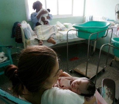  Cuba, el primer país en eliminar la transmisión del VIH de madre a hijo