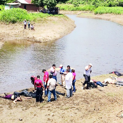  Mueren migrantes centroamericanos tras caer camioneta a río