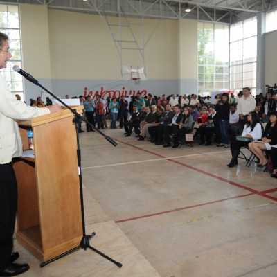  Realizan Feria de Empleo de la Juventud 2015