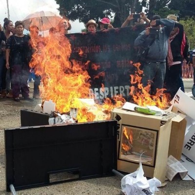  Encarcelan a 25 personas por robar y quemar papelería electoral en Oaxaca