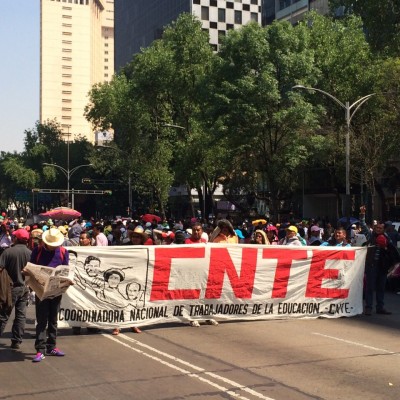  CNTE vende plazas hasta en 300 mil pesos