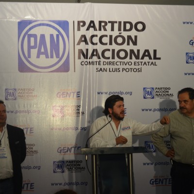  Descalifican panistas festejo de priistas