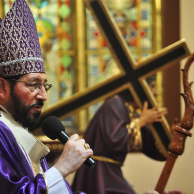  “Madres solteras son una plaga”: Arzobispo de Xalapa