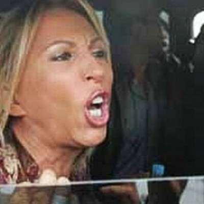  Laura Bozzo explota contra petición de expulsión de México