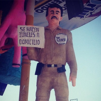  Localizan colgado a ‘El Chapo’, pero… ¡como piñata!