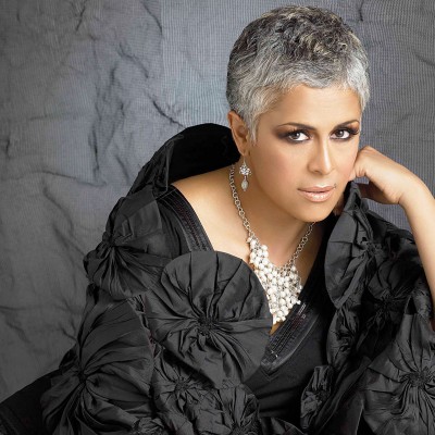  Eugenia León y la Orquesta Sinfónica Universitaria en CC200