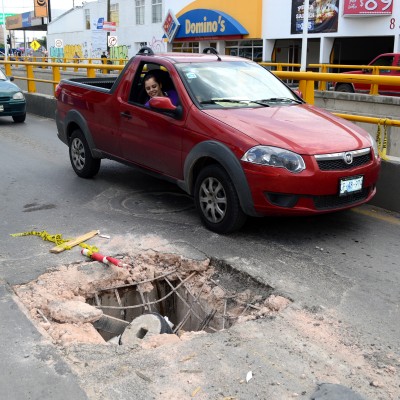  Obras de reparación ante hundimiento en Muñoz