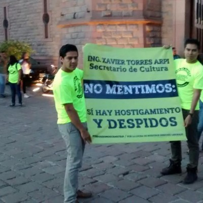  Trabajadores inconformes se manifiestan en Centro de las Artes