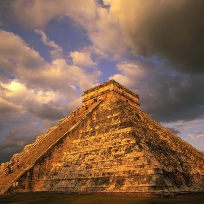  Encuentran cenote bajo pirámide de Kukulcán