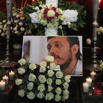  Velan los restos del fotoperiodista Rubén Espinosa