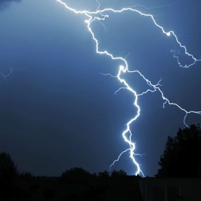  Consejos para protegerte de un rayo en una tormenta eléctrica
