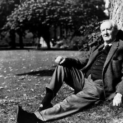  Las primeras obras de J. R. R. Tolkien están por ver la luz