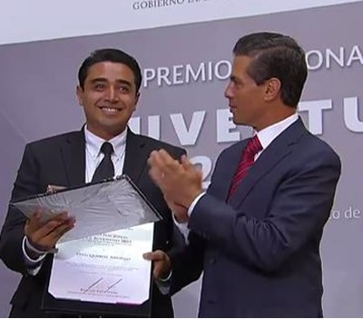  “No haga caso de las críticas”, dice un joven a Peña Nieto