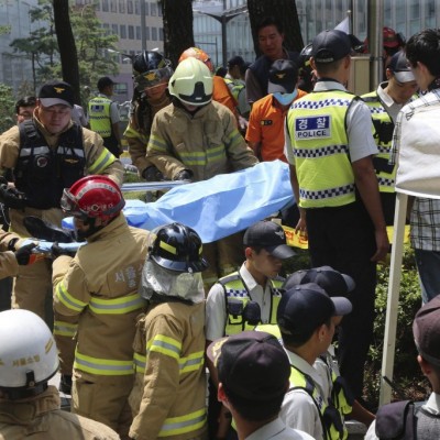  Hombre en Seúl se prende fuego frente a Embajada de Japón