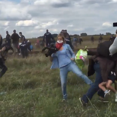  Reportera reconoce que pateó a refugiados, sin pedir perdón ni dar explicaciones
