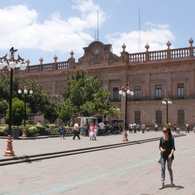  Burócratas “descansarán” en fiestas patrias