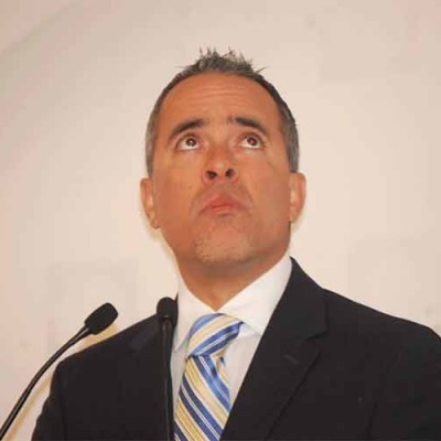  Retiran cargos contra padres adoptivos que pagaron por bebés