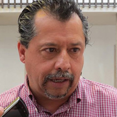  Que el Arzobispo se baje de su Mercedes Benz y luego critique a diputados