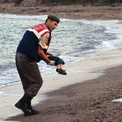  Foto de Aylan “es auténtica”, declara fotógrafa que capturó el momento