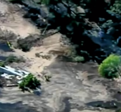  Un sumidero gigante se traga una playa en Australia