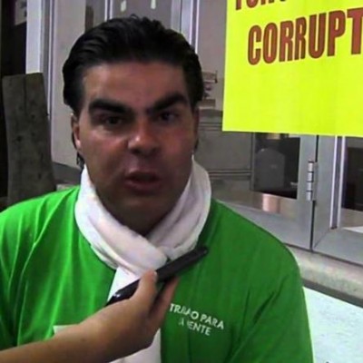  “Lo seguiré haciendo”: Diputado exhibido en Morelos dando dinero