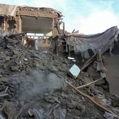  Terremoto en Asia deja ya 280 muertos