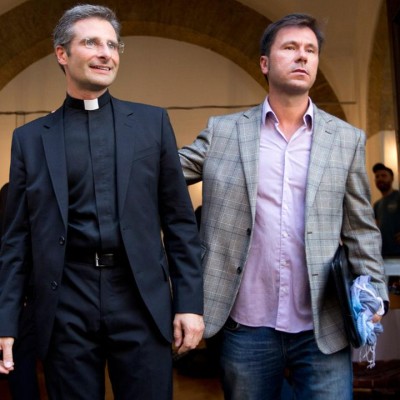  Iglesia polaca suspende a cura que confesó ser homosexual