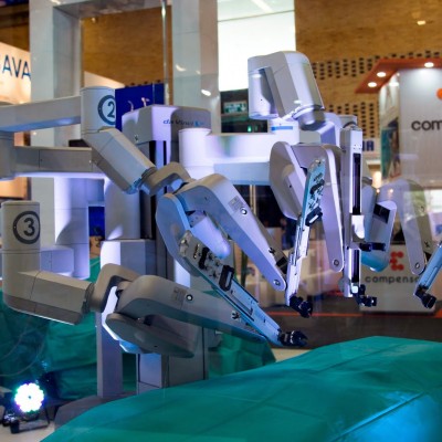  Cirugía robótica, el futuro de la medicina