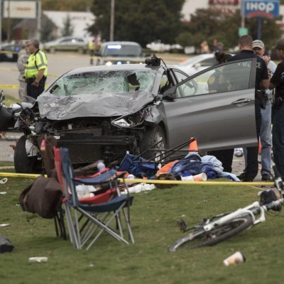  Mujer que conducía ebria arrolla a multitud en Oklahoma; mueren 4 personas