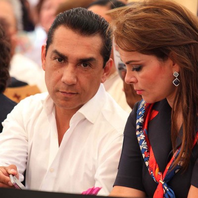  Familiares de Abarca siguen trabajando en gobierno