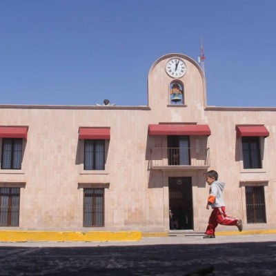  Desde el primer día, ayuntamiento de SGS contrató más burocracia