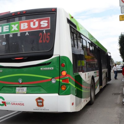  Estallan 4 bombas caseras en Mexibús