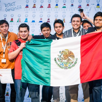  Oro, plata y bronce para mexicanos en concurso de robótica en Rumania
