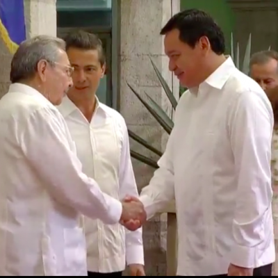  EPN recibe en Mérida a Raúl Castro