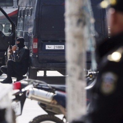 Atacan camión de guardia presidencial en Túnez; 14 muertos