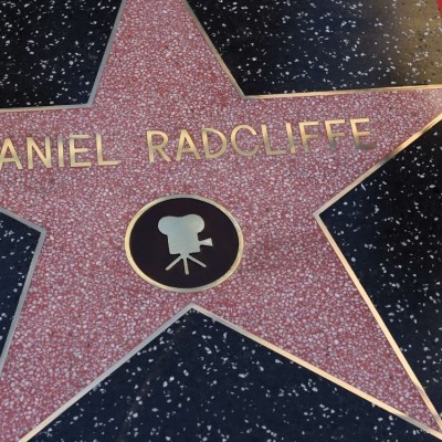  Daniel Radcliffe recibe estrella en Hollywood