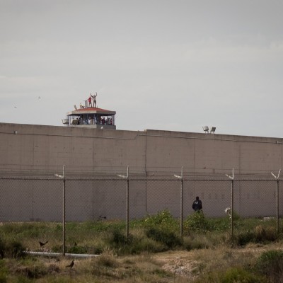  13 heridos, 2 de ellos internados por motines en La Pila; autoridades niegan represión