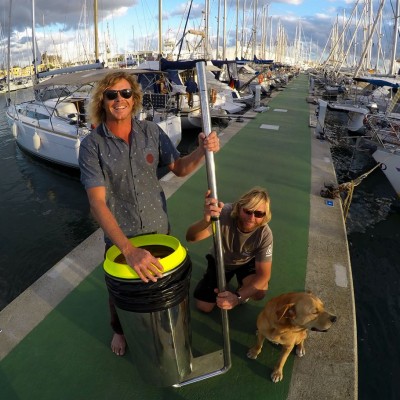  Australianos inventan cubo de basura para recoger desperdicios en el mar