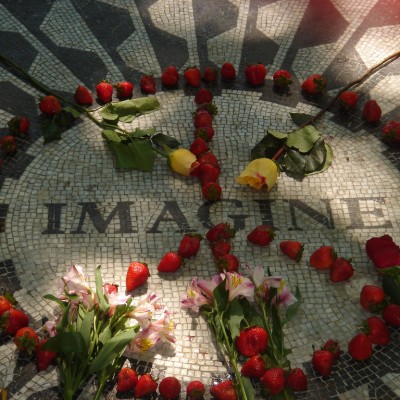  A 35 años de su muerte, el mundo rinde tributo a John Lennon