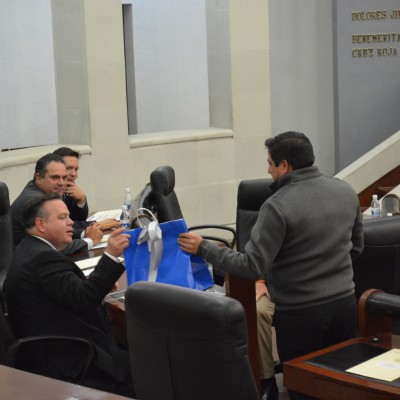  Concluyen diputados primer temporada circense, con regalos…