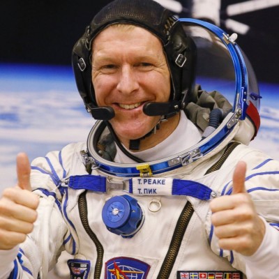  Astronauta llama a número equivocado desde el espacio