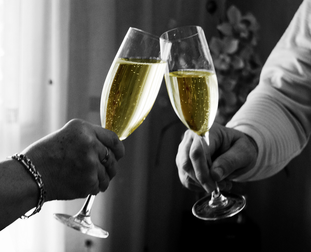 ¡Salud! La historia del brindis – Astrolabio