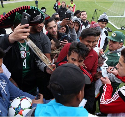  Se desata ‘Chicharomanía’ en entrenamientos del Leverkusen en Florida