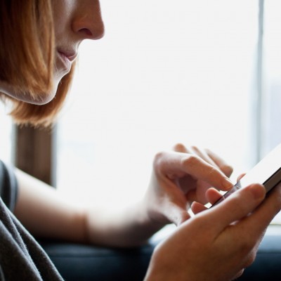  ‘Cuello de texto’, mal de los adictos a la tecnología